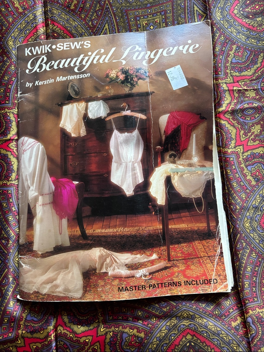 Kwik-sew vintage Beautiful Lingerie Pattern Book - White Lingerie Designs